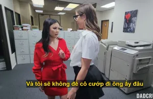 Bị anh xã chê, bà xã địt trộm với cậu đồng nghiệp trẻ