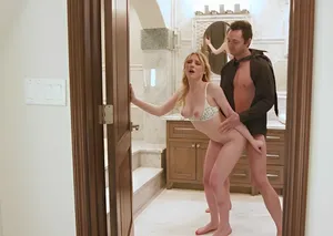 Gã chồng để người vợ làm người mẫu nude cho công ty chỉ vì cấp trên yêu cầu